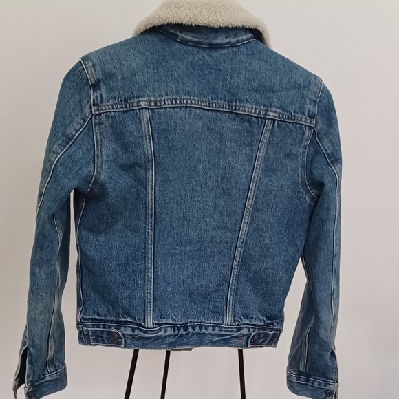 Levi's® Premium Sherpa Denim Jacket - Picture 4 of 7